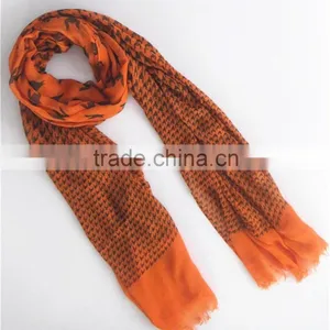 Houndstooth Printed Viscose Scarf With Fringe thumbnail-4