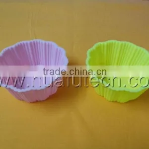 Mini Silicone Heart Cake Mold thumbnail-1