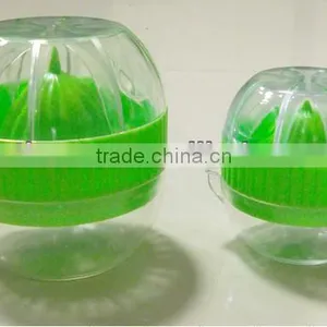 Mini Plastic Lemon Juicer thumbnail-1