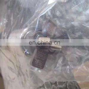 ZAX330-3 Fuel Injector 8982843930 thumbnail-3