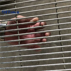 Galvanized Wire Mesh Roll Wire Fencing Anti Climb 358 Security Fencing thumbnail-5
