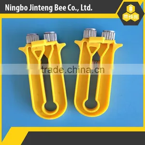 Beekeeping Equipment Wire Crimper thumbnail-1