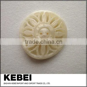 High Quality Many Holes Button,smiling Face Resin Button thumbnail-1