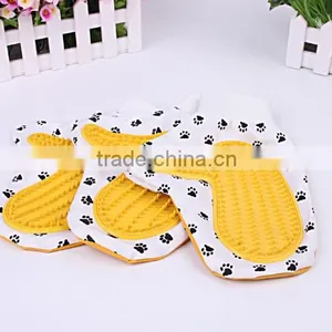 Good Design Pet Bath Comb , Pet Cleaning Gloves , Pet Brush Glove thumbnail-2