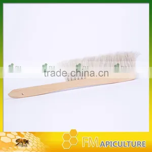 2ws Bee Brush Bristle Wood Handel; Hotsale Bee Brusher , thumbnail-3