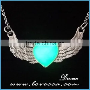 Gorgeous Glowing Jewelry Glow in the Dark Necklace thumbnail-3