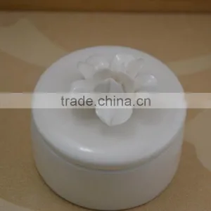 Hand Made Ceramic Jewelery Box With Flower Shape Design thumbnail-3