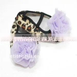 Baby Giraffe Crib Shoes With Light Purple Rosettes MAS106 thumbnail-1