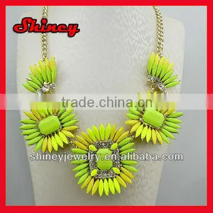 Factory Cheap Alloy Resin Beige Beaded Necklace thumbnail-1