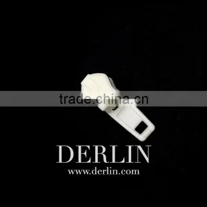 White Waterproof Non-metal Whole Made of Plastic Zip Puller Slider thumbnail-4