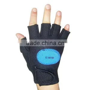 Magnetic Neoprene Gloves thumbnail-1