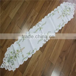 Emberoidered Flower Table Runners thumbnail-1