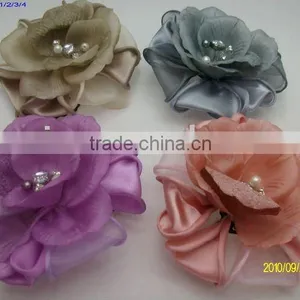 Beautiful Fiower Brooch thumbnail-1