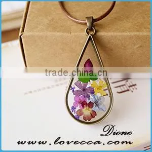 Wholesale Fashion Gifts Jewelry Custom-made Pressed Real Natural Flower Glass Pendant thumbnail-1