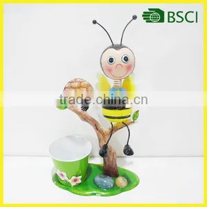 Waste Material Art Craft Metal Bee Garden Ornaments With Planter thumbnail-1