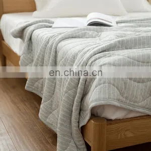 RAWHOUSE China Manufacturer Good Price Elegant Summer Quilt thumbnail-5