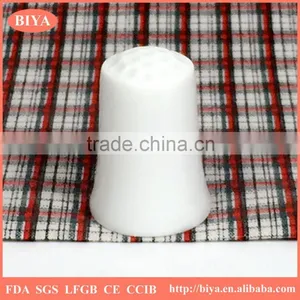 Popular Porcelain Wihte Thimble Set or Ceramic Hand Ring High-end Unique Jewelry Holder thumbnail-2