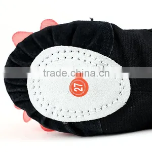 Wholesale Fashion Beautiful Dance Wear Black With Big Red Flower Shoes Baby Girls Ballet Dance Shoes thumbnail-6