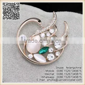 Manufacture Handmade Crystal Pink Flower Brooch For Wedding Party thumbnail-3