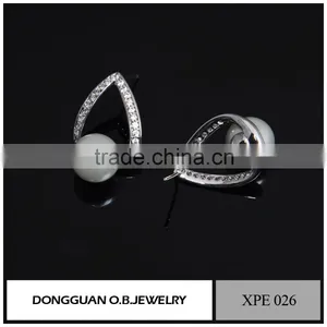 Jewelry Fashion Stud Pearl Earring for Women, Simple Designer Silver Earrings thumbnail-3