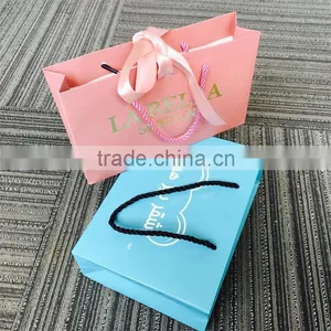 Colorful Fashion Packaging Bags With Reasonable Price thumbnail-3