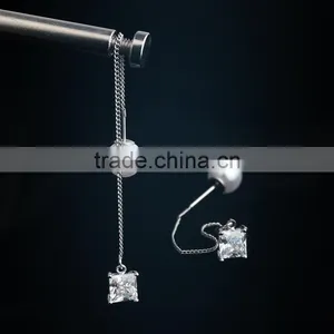 2017 Fashion Wild Elegant Long Section Ear Alloy Ear Stud Zircon Imitation Pearl Earrings thumbnail-4