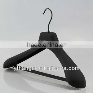 RMS001 Black Coats Hangers Plastic Hangers With Cross Bar thumbnail-1