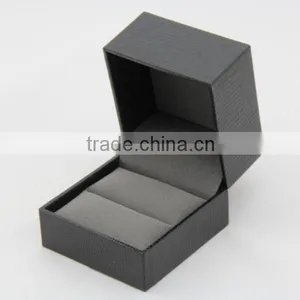 High Quality Black Clamshell Open Ring Box thumbnail-1