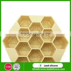 Wholesale Honeycomb Shape Silicone Ice Cube Tray ,Bee's Nest Silicone Ice Cube Tray Mold thumbnail-1