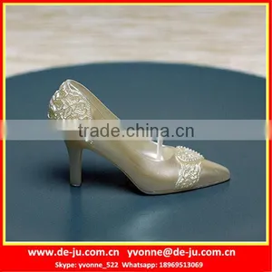 Simple Design Beautiful Silver High-Heel Shoe Candle thumbnail-1