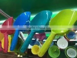 Plastic Ice Scoop for Kids thumbnail-1