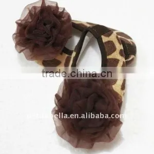 Baby Giraffe Crib Shoes With Brown Rosettes thumbnail-1
