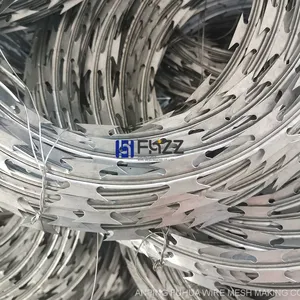 Galvanized Razor Blade Barbed Wire BTO-30 Medium Barbs 300mm Diameter for Perimeter Protection thumbnail-2