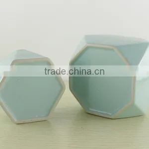 China Cheap Custom Glazed Polyhedral Prismatic Ceramic Flower Pot thumbnail-5
