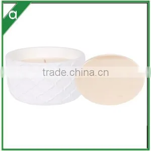 Organic Scented Candle in Ceramic Vessel With Wood Lid and Gift Box thumbnail-1