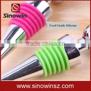 Small Moq Bottle Stopper for Wine Fantastic thumbnail-4