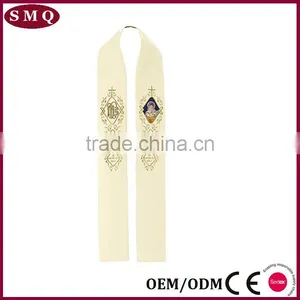 Good Quality Embroidery of Mother and Child Christmas Vestment thumbnail-3