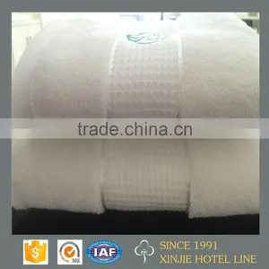 80*160 cm White Hotel Bath Towel With Custom Logo Embroidery thumbnail-1