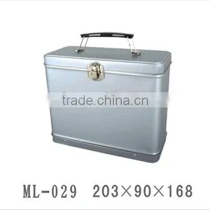 203*90*168mm Tin Lunch Box With Handle and Lock thumbnail-1