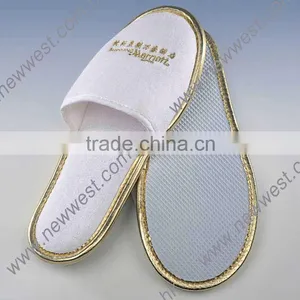 High Quality Fashionable Comfortable and Cheap Slippers thumbnail-1