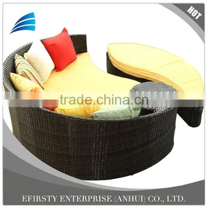 Round Rattan Outdoor Day Bed Outdoor Furniture thumbnail-3