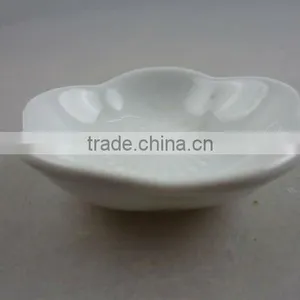 Stock White Porcelain Flower Shaped Sauce Dish thumbnail-1
