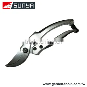 Harvest Fruit Lightweight Aluminum Handle Hand Pruner thumbnail-1