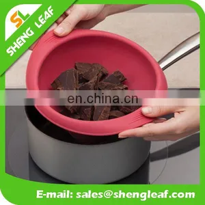 Camping Bowl Collapsible Silicone Food Bowls thumbnail-4