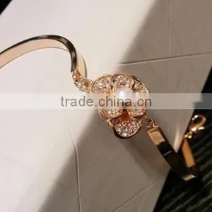Fashion New Gold Bracelet 18K Plated Jewelry Bangle New Design Flower Crystal Metal Bangle thumbnail-2