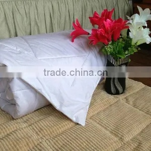 Natural Silk Filled Luxury Comforter thumbnail-1