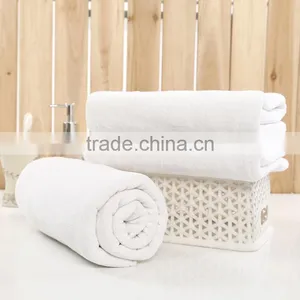 Wholesale Cotton Plain White Hotel Bath Towel 70X140Cm From China Manufacture thumbnail-3