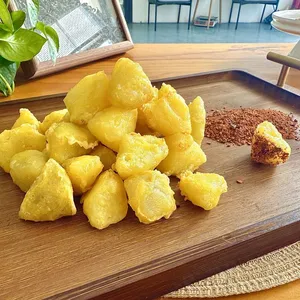 Garlic Spicy Rice Crust Potatoes - Crispy-Tender With Fragrant Garlic & Bold Spicy Notes, Generously Coated With Seasonings thumbnail-1