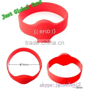 ISO117816 HF 13.56Mhz Adjustable Silicon Wristband for Party thumbnail-1