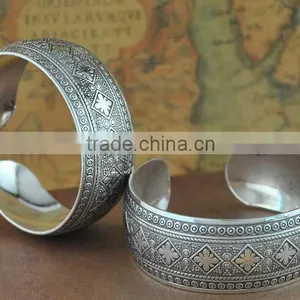 2016 Antique Silver Cuff Bangle New Custom Design Cuff Bangle Wholesale Cheap Zinc Alloy Bangle thumbnail-6